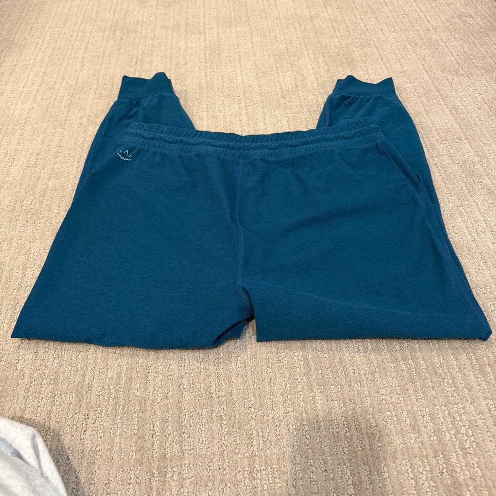 Beyond Yoga Spacedye Commuter Jogger - Picture 4 of 9